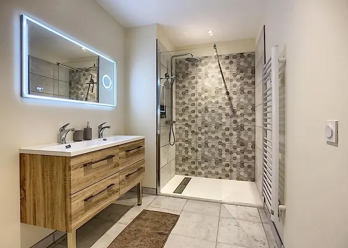 L'abbat-jour Le Beryl • Plein Sud • Thermes * Bagnères-de-Bigorre