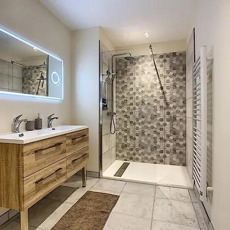 L'abbat-jour Le Beryl • Plein Sud • Thermes * Баньер-де-Бигор